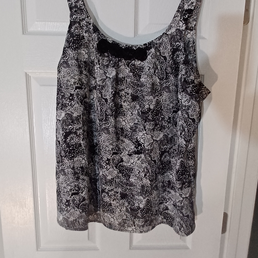 Chic Black and White Floral Tank Top